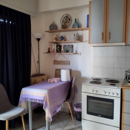 Small And Cosy Appartment- Piccolina Лоутраки Экстерьер фото